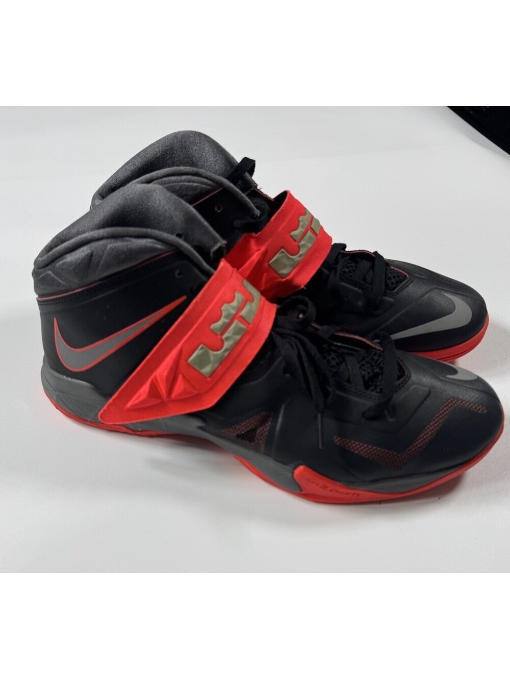 Nike LeBron Zoom Soldier 7 VII 599264-003 Black Crimson Basketball Shoes Size 13